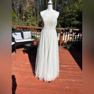 Renz Brand Dove Grey Sleeveless wedding dress